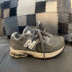 Children’s new balance sneakers 👟